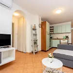 Tami Apartment