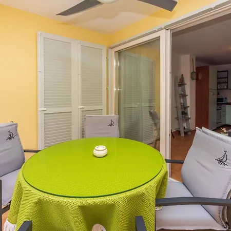 Tami Apartment Selce